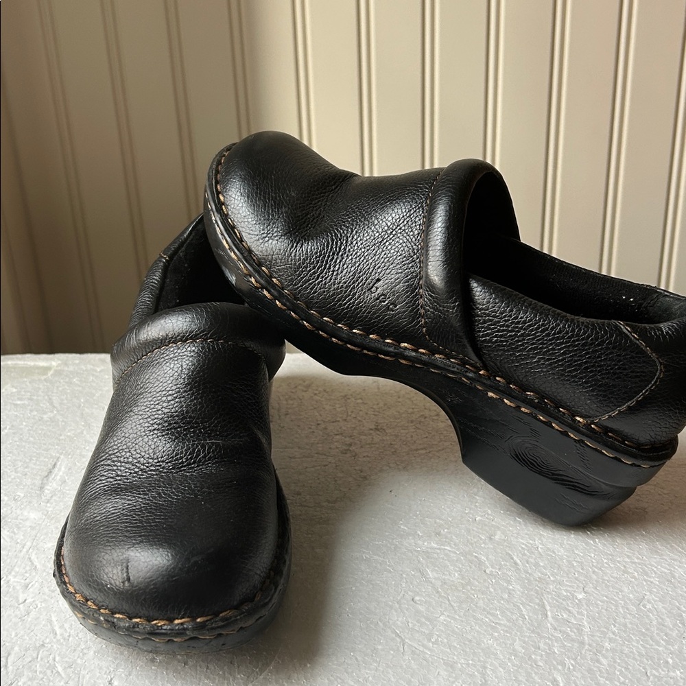 B.O.C Born Concept leather SlipOn Clogs platform Shoes cushion insoles size 7.5